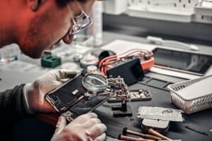 The Benefits Of On-Site Mobile Device Repair Service